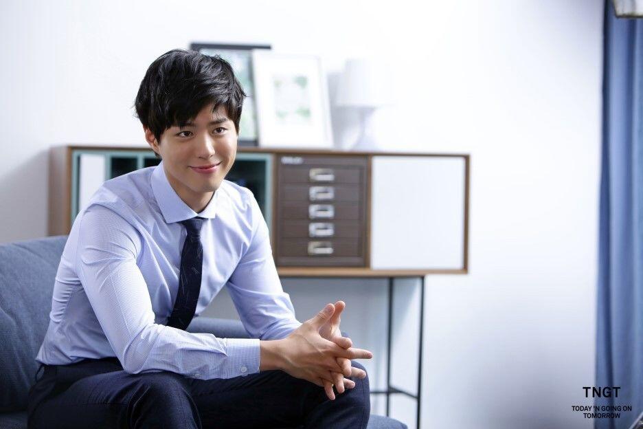 11 Inspirasi Gaya Rambut Ala Park Bo Gum, Dijamin Bikin Keren!