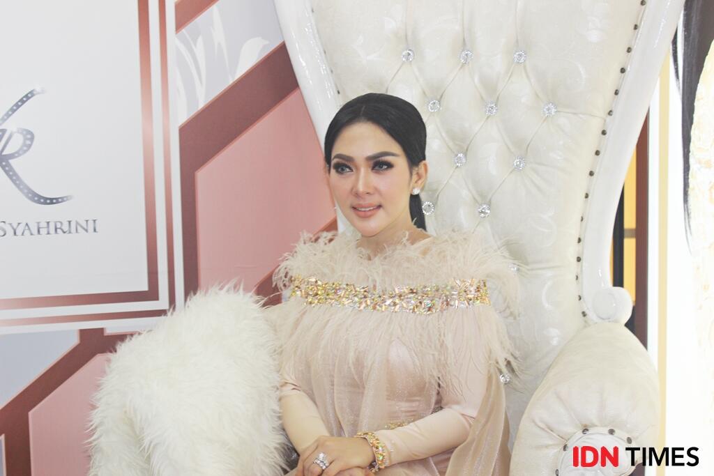 Punya Wajah Mulus, Syahrini Mengaku Tidak Pernah Perawatan Lho!