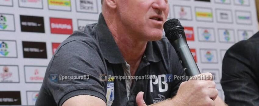 Persebaya Surabaya Vs Persipura Jayapura, Laga Derby Setengah Jadi