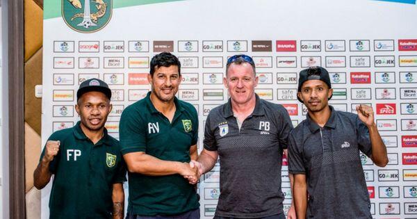 Persebaya Surabaya Vs Persipura Jayapura, Laga Derby Setengah Jadi