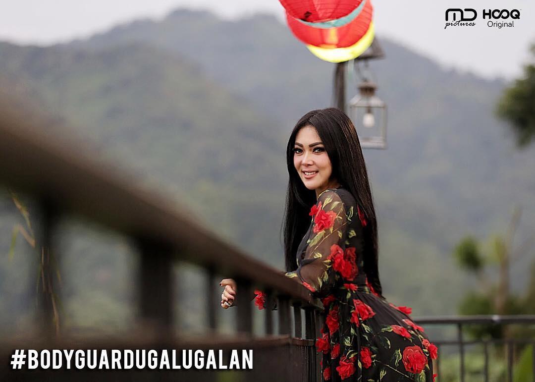 10 Gaya Cetar Syahrini Hingga Ririn Ekawati di Film 'Bodyguard Ugal-ugalan'