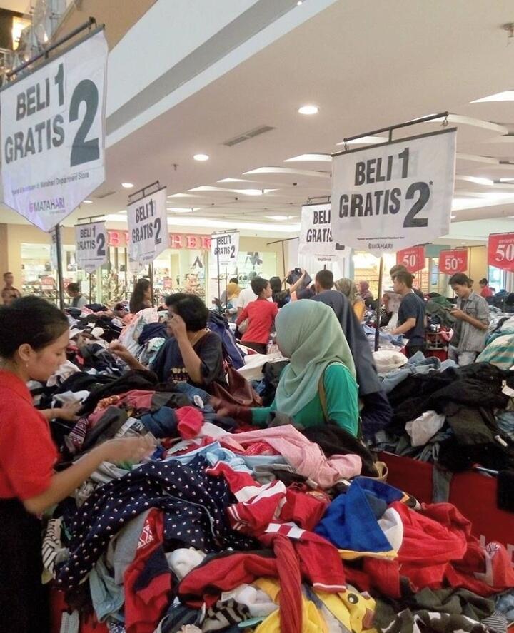 Tipe-tipe Orang Saat Datang Ke Mall