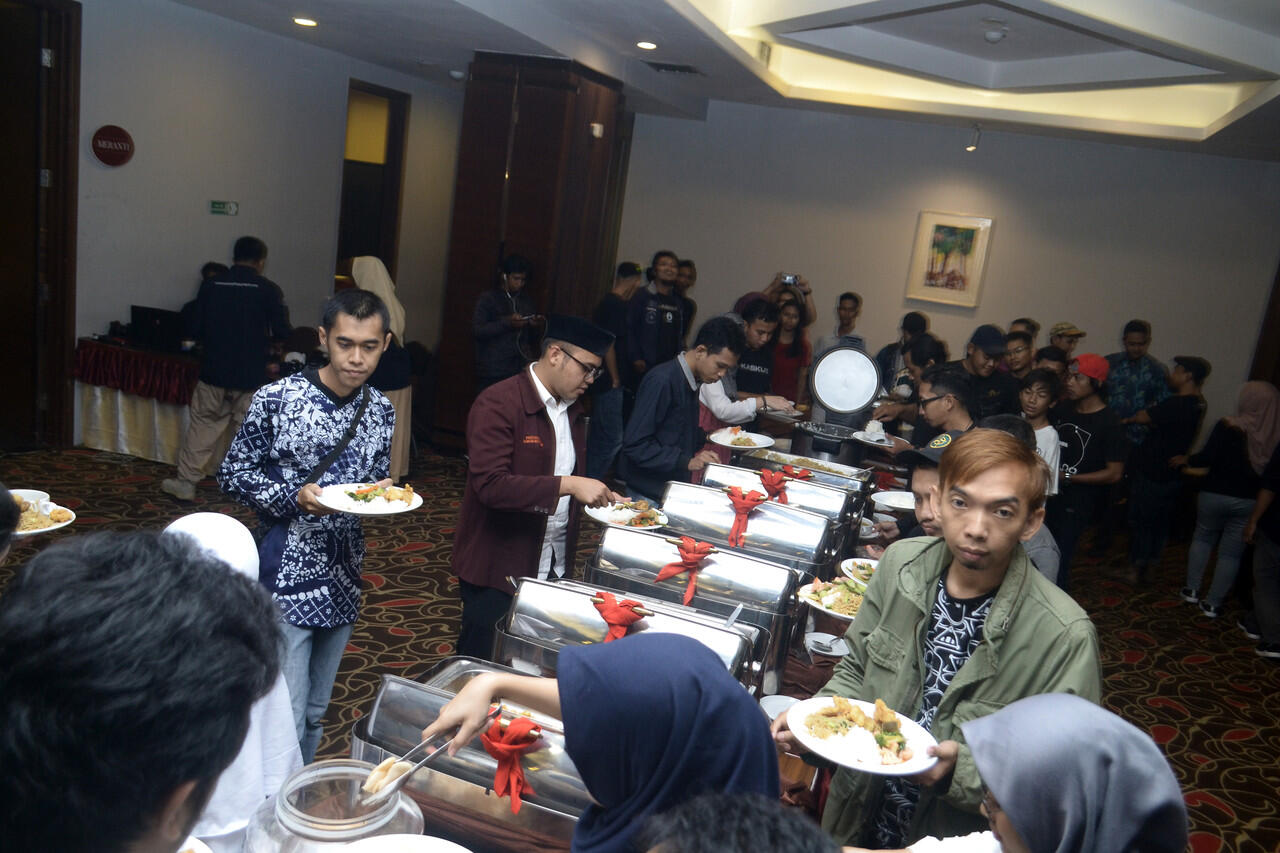 &#91;FR&#93; KESERUAN BUKBER &quot;KASKUSER#JadiBisaSilahturahmi&quot; with XL