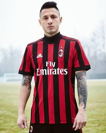 AC Milan dan 4 Klub Eropa yang Berganti Sponsor Jersey