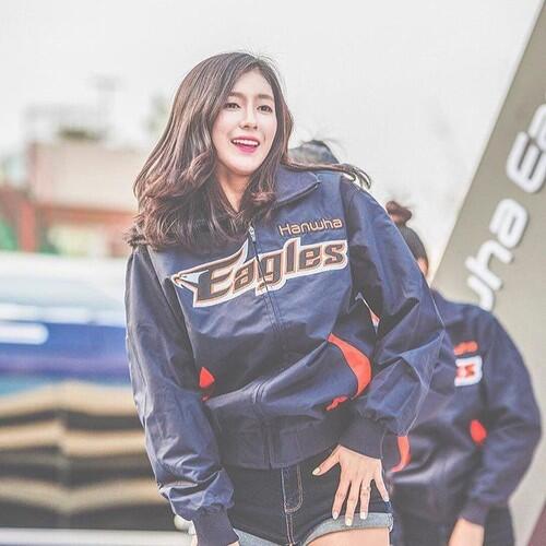 Masuk Gan! Cheerleader Ini Bikin Laki-laki Terpesona Sekaligus Kebingungan 