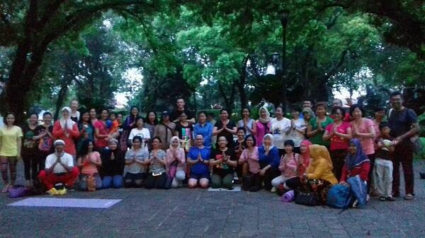 Ngabuburit Sehat Sampai Peduli Sosial Di Komunitas Yoga Gembira
