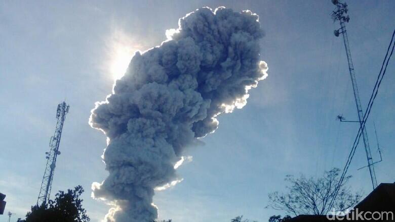 Merapi Erupsi 