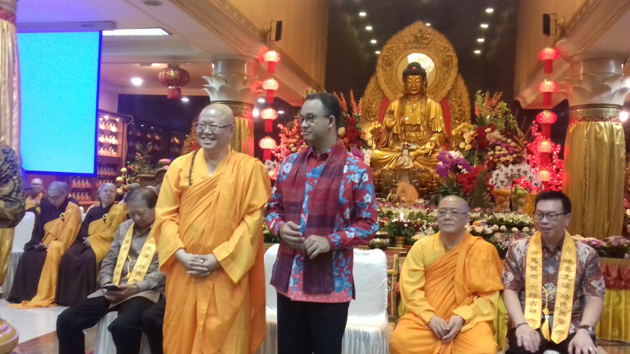 Rayakan Waisak, Anies Minta Sering Diundang di Acara Umat Buddha