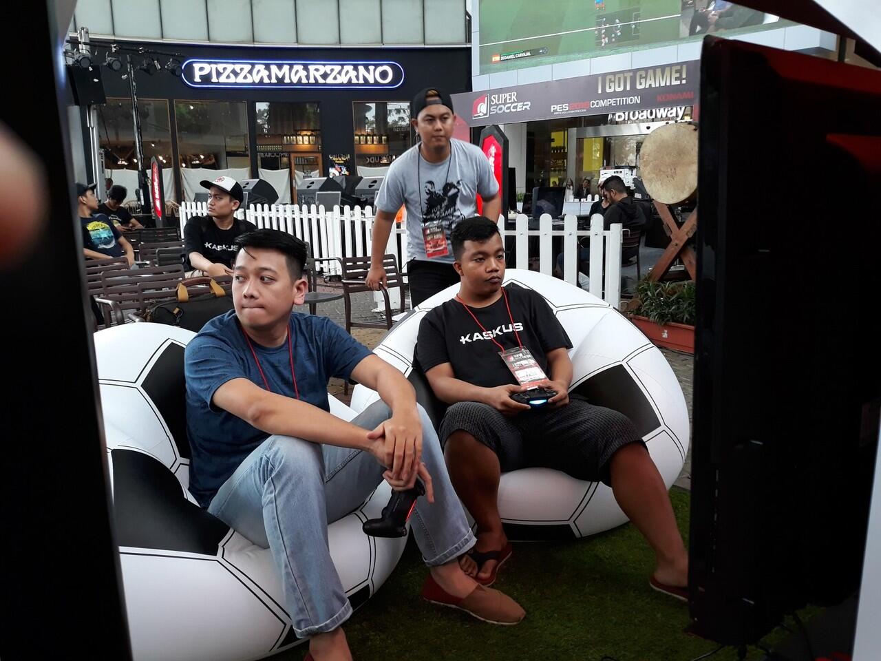 &#91;FR&#93; Keseruan Babak Kualifikasi PES 2018 “I Got Game” Tangerang