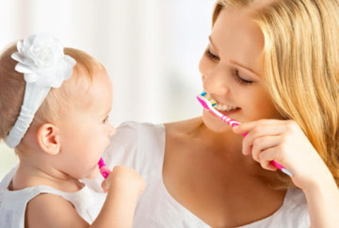 Lindungi Gigi Anak Sejak Bayi
