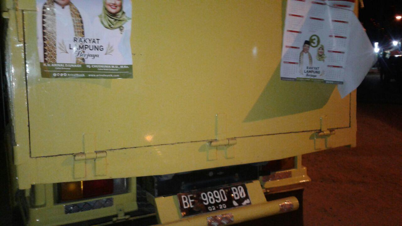Politik Truk Logistik Sarung Diamankan Warga Lampung