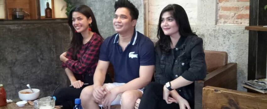 Penuh Kontroversi, 10 Potret Mesra Billy Syahputra dan Hilda Vitria