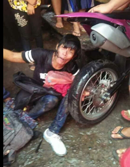 Malingnya perempuan..katanya nyolong kain..digebugin masa