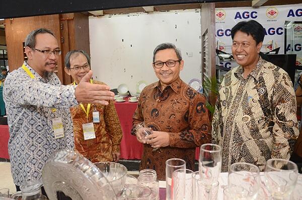 Begini Langkah Kemenperin Lindungi Industri Keramik dan Kaca Nasional