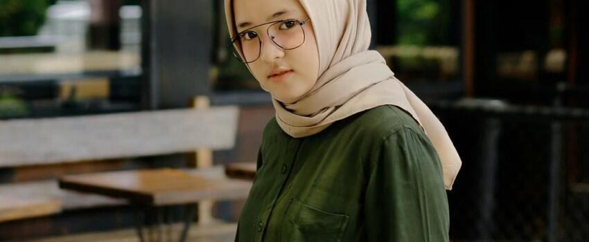 10 Mix and Match ala Nissa Sabyan Ini Bikin Gayamu Jadi Trendi