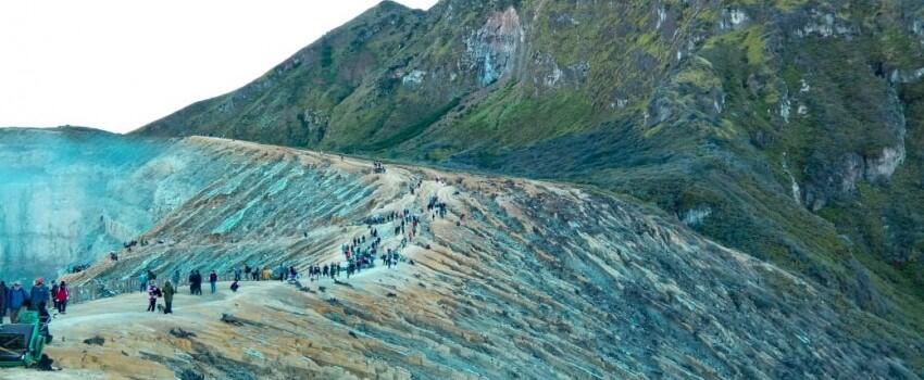 Simak Fakta Berikut Sebelum Mendaki ke Kawah Ijen
