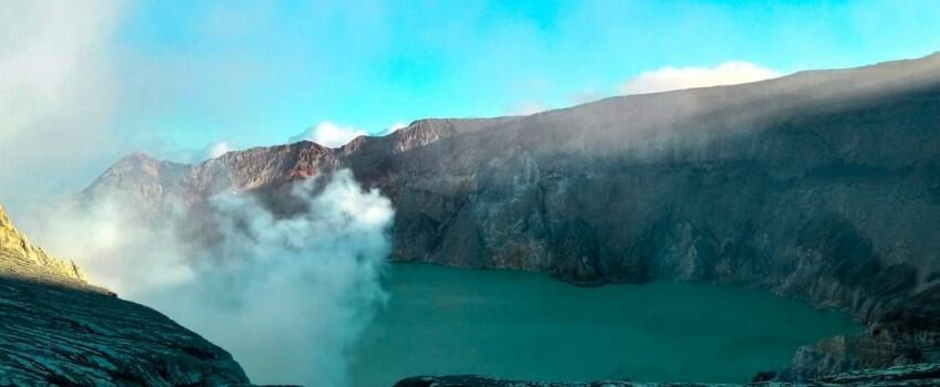 Simak Fakta Berikut Sebelum Mendaki ke Kawah Ijen