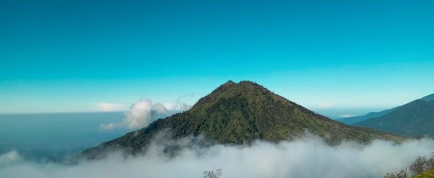 Simak Fakta Berikut Sebelum Mendaki ke Kawah Ijen