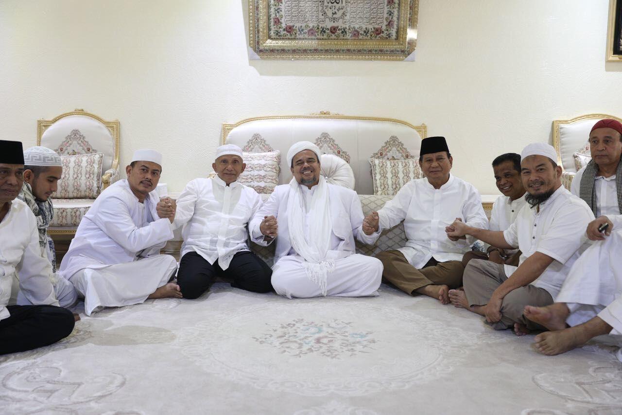 Amien Rais dan Prabowo Temui Rizieq Shihab di Mekkah, Bahas Apa Ya?