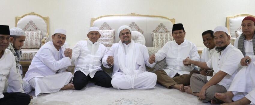 Amien Rais dan Prabowo Temui Rizieq Shihab di Mekkah, Bahas Apa Ya?