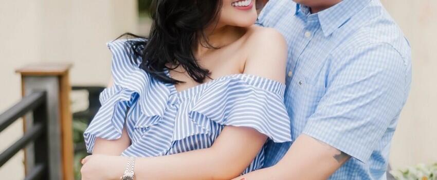 Adu Gaya Mesra Nindy Parasady dan Sandra Dewi Saat Bersama Suami