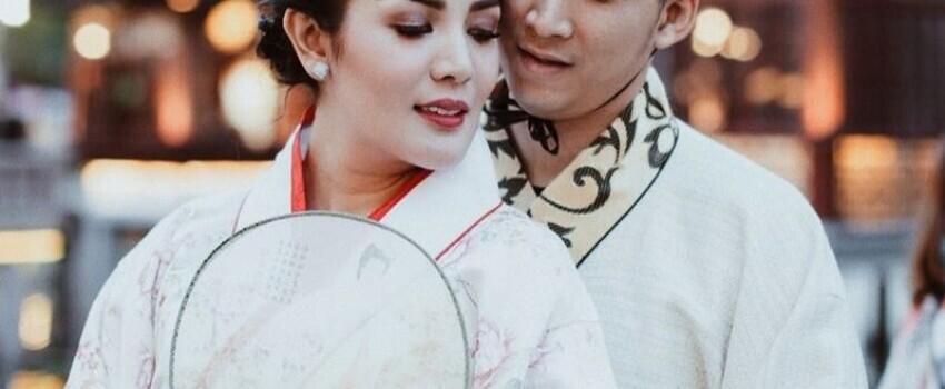 Adu Gaya Mesra Nindy Parasady dan Sandra Dewi Saat Bersama Suami