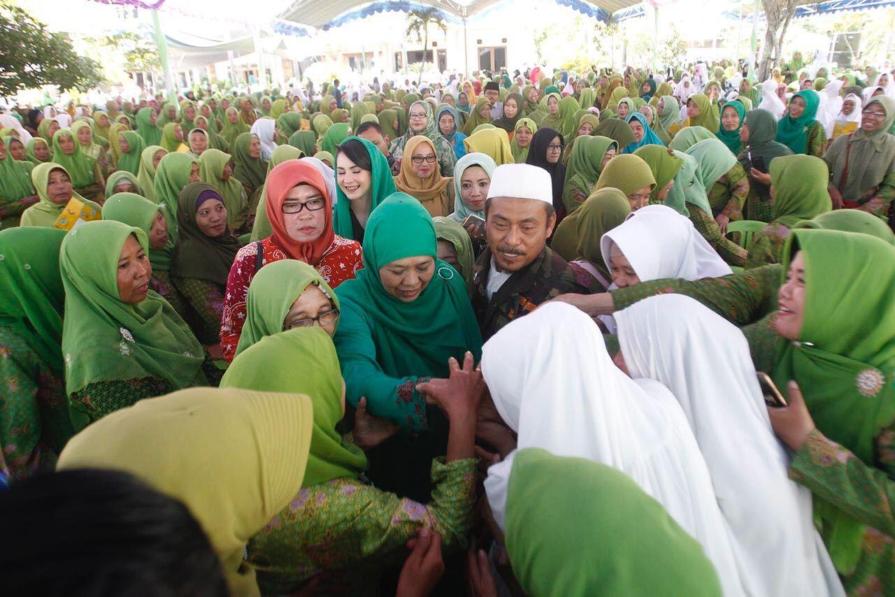 Ratusan Kiai NU se-Jatim Dukung Khofifah-Emil