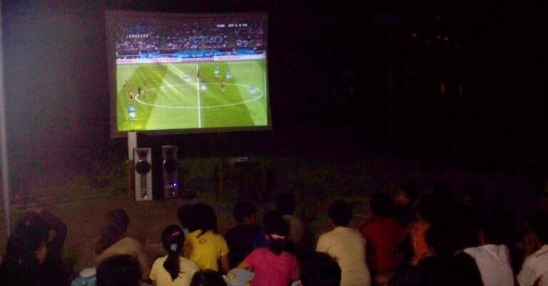 Nobar Sendiri Ga Asik, Ini Cara Nonton World Cup Bareng Temen