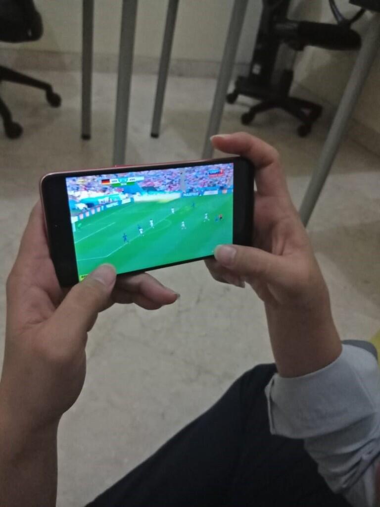 Nobar Sendiri Ga Asik, Ini Cara Nonton World Cup Bareng Temen