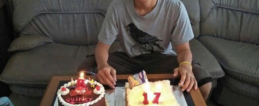 10 Potret Angga Purnama, Driver Ojol yang Pesonanya Saingi Bryan Domani