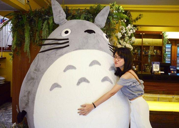 12 Potret Unik Resto Serba Totoro, Destinasi Wajib Fans Studio Ghibli!
