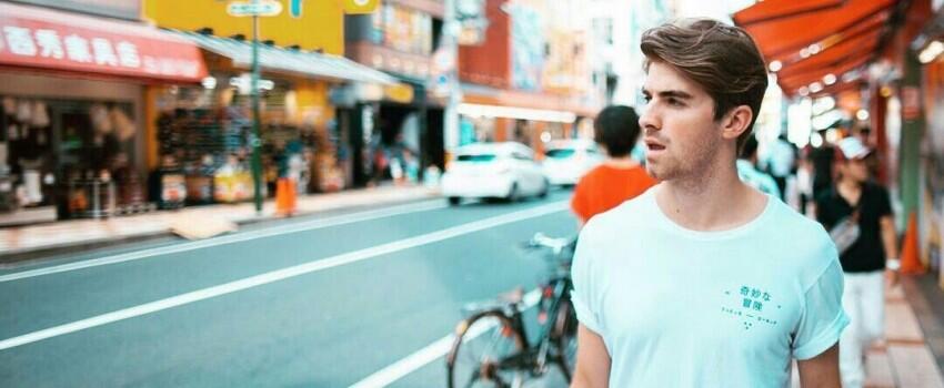 11 Potret Andrew Taggart, Personil The Chainsmokers yang Swag Abis