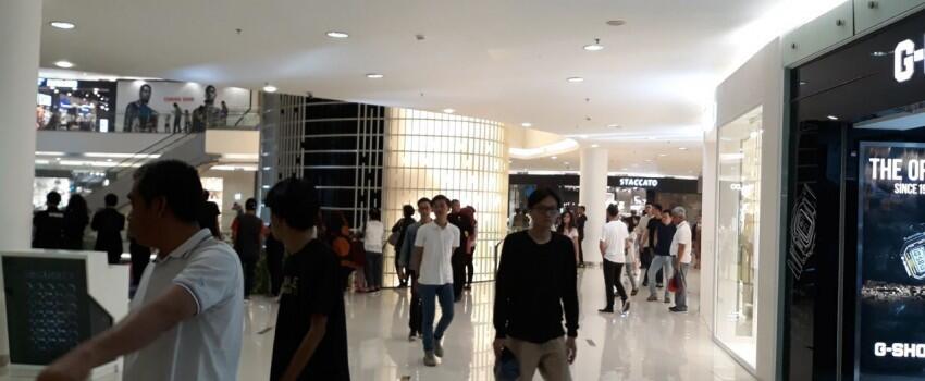 Terakhir Midnight Sale Pengunjung Kecewa Diskonan hanya 30 Persen