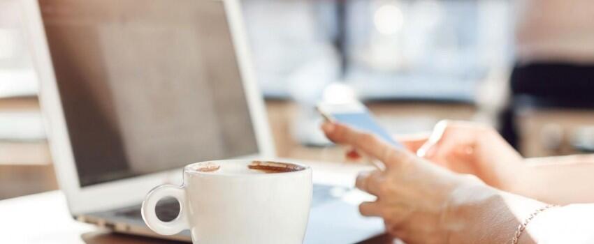 Ini 7 Alasan Kenapa Millennials Suka Mengerjakan Tugas di Kafe