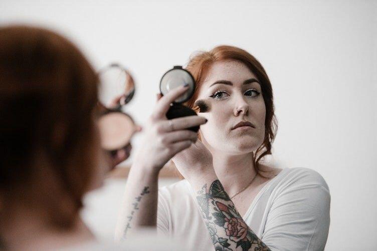 Hanya Berbekal Contour, Ini 5 Tips Ampuh Untuk Mendapatkan Wajah Tirus