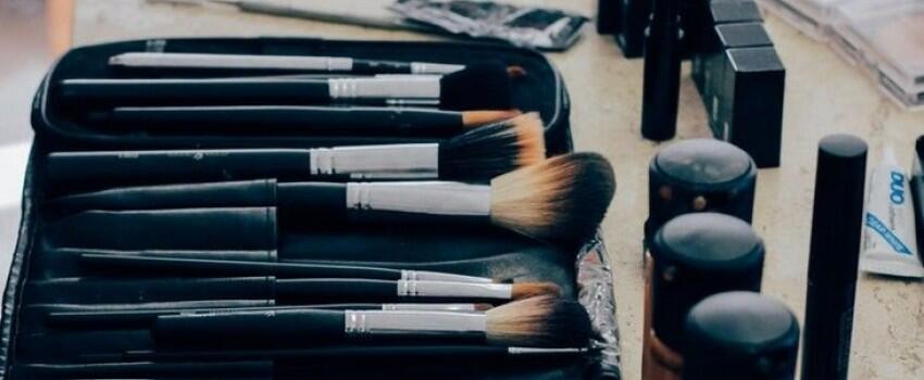 Hanya Berbekal Contour, Ini 5 Tips Ampuh Untuk Mendapatkan Wajah Tirus