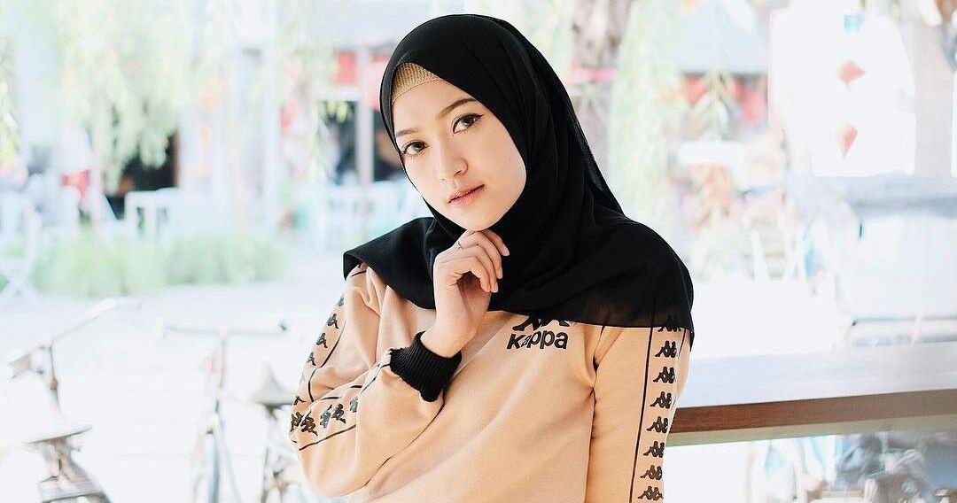 10 Style ala Selebgram Sari Endah Pratiwi, Bisa Ditiru Buat Ngampus
