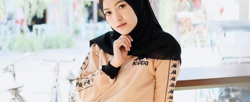 10 Style ala Selebgram Sari Endah Pratiwi, Bisa Ditiru Buat Ngampus
