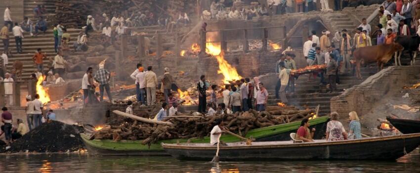 Unik, 5 Kegiatan yang Cuma Bisa Ditemui di Kawasan Sungai Gangga India