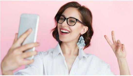 Hadap Kanan atau Kiri, Selfie Bisa Ungkap Kepribadianmu, Lho!