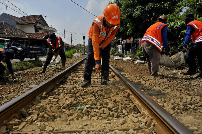 Jalur kereta di Jawa punya 500 titik rawan bencana