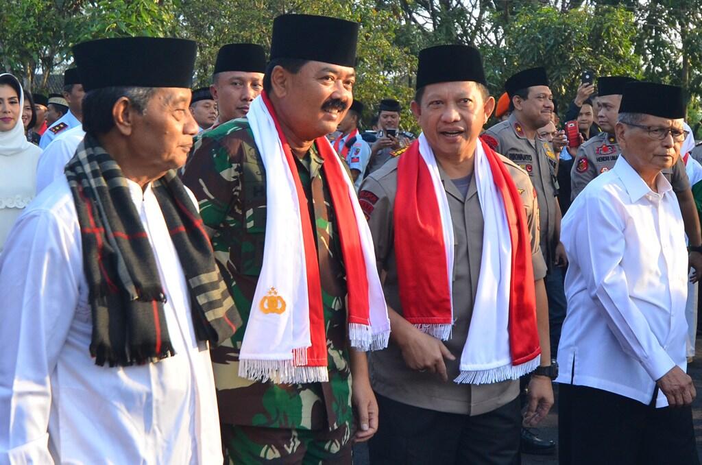 Panglima TNI dan Kapolri Ajak Masyarakat Lampung Tak Takut Teror
