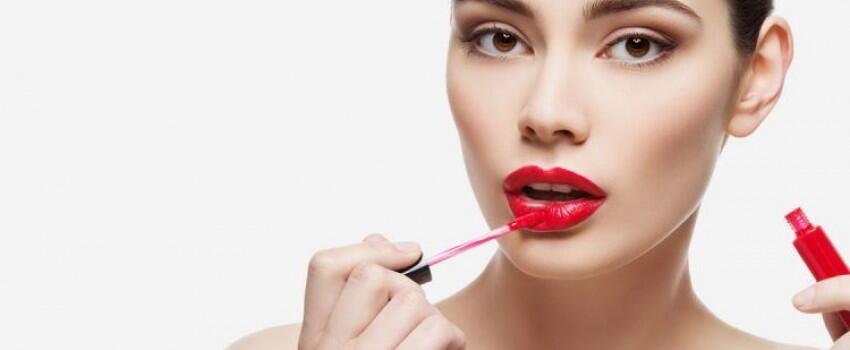 Ini 7 Alasan Kenapa Lipcream Lebih Diminati Ketimbang Lipstik