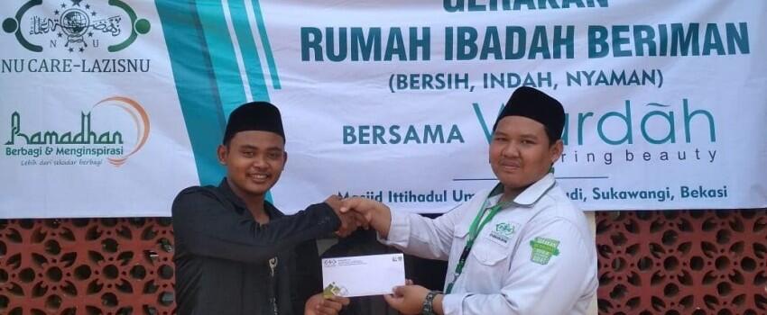 Tanpa Perlu Keluar, Sekarang Kamu Bisa Membayar Zakat Lewat Online Lho