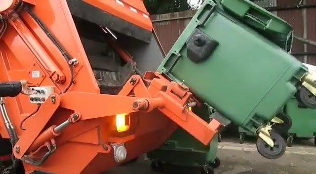 3 Alasan Pemprov DKI Beli Tempat Sampah Buatan Jerman