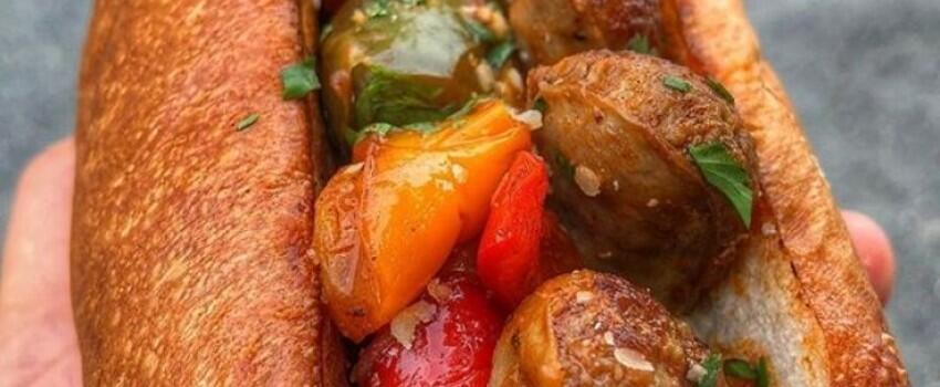 15 Kombinasi Makanan yang Bikin Koma, Terlalu Enak Sih!