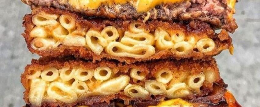 15 Kombinasi Makanan yang Bikin Koma, Terlalu Enak Sih!