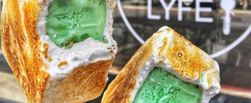 15 Kombinasi Makanan yang Bikin Koma, Terlalu Enak Sih!