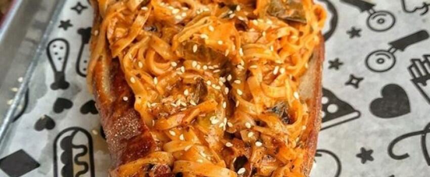 15 Kombinasi Makanan yang Bikin Koma, Terlalu Enak Sih!