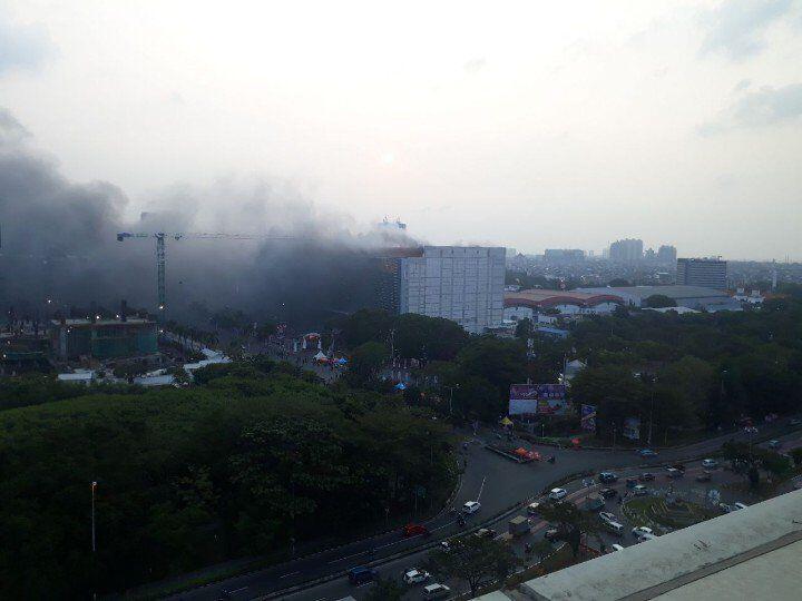 Gedung di Area JIExpo Kemayoran Terbakar